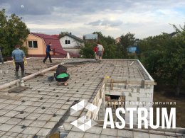 Бетонная стяжка на кровле дома