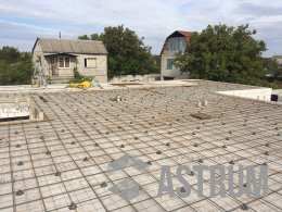 Бетонная стяжка на кровле дома