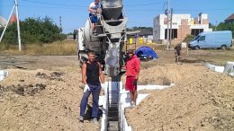 Заливка бетонного фундамента