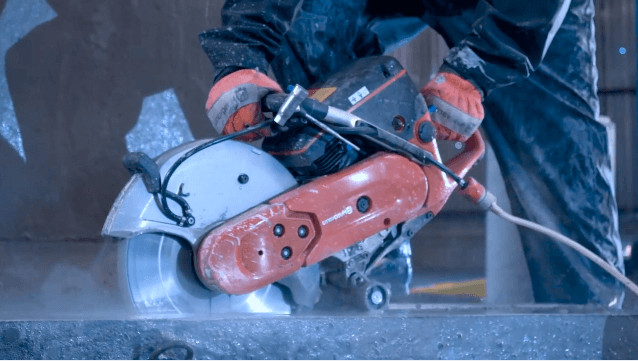 резчик пилит бетон